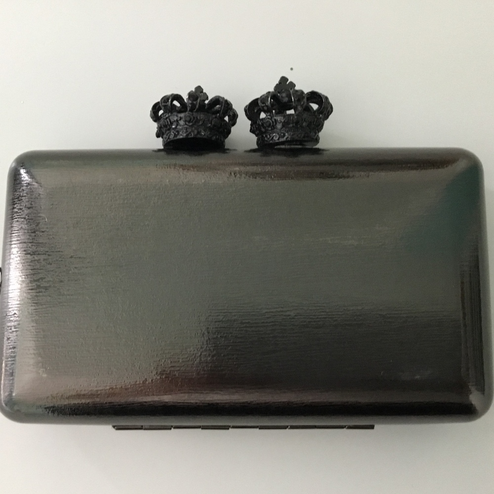 Gorgeous Serpui Marie crown clutch and crossbody